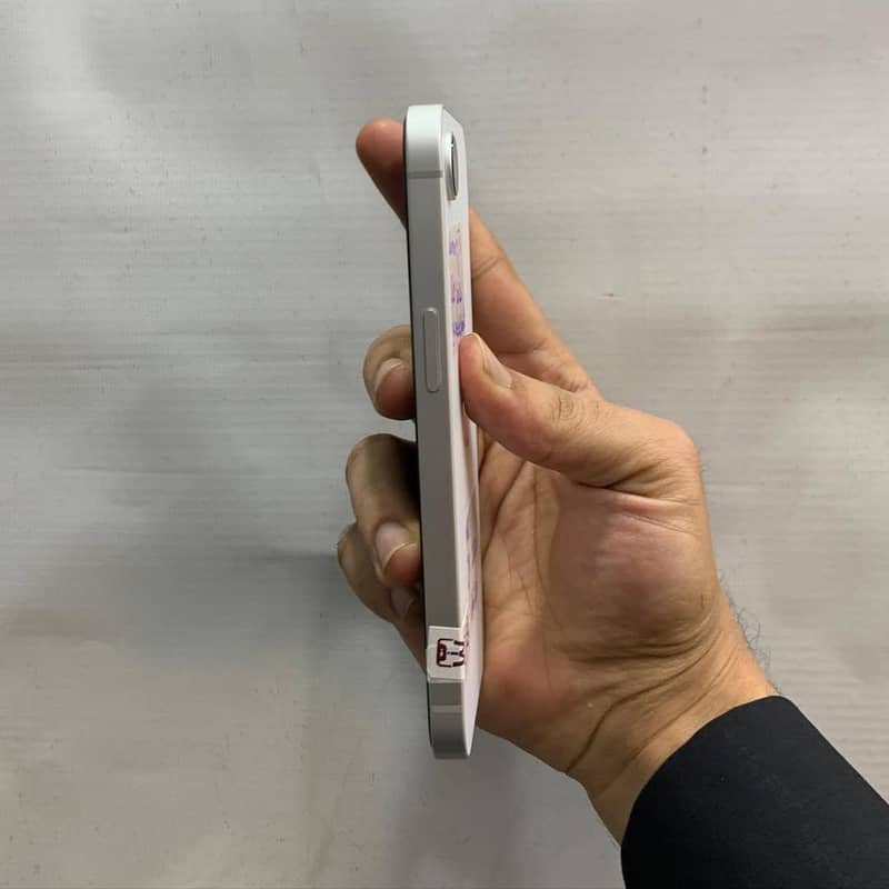 IPHONE 16 E  fully ok condition 1