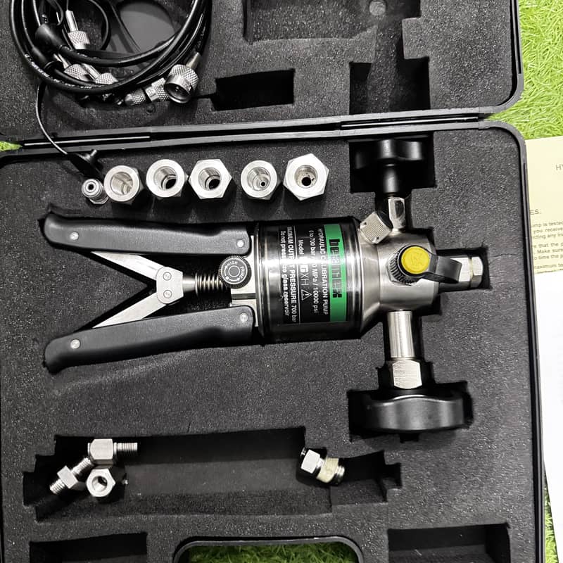Pressure Calibrator 12