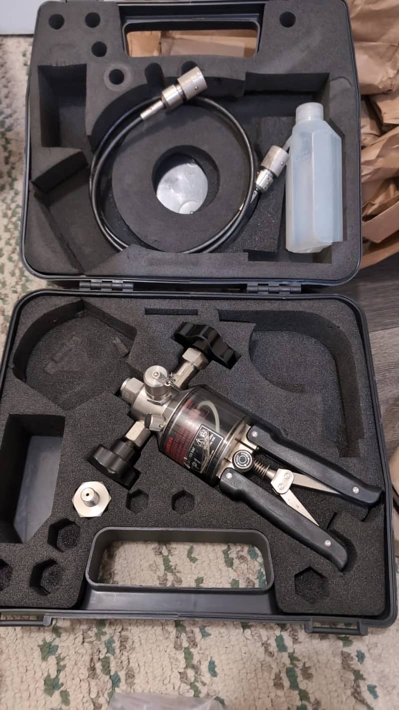 Pressure Calibrator 14