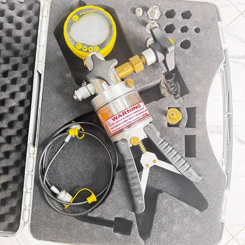Pressure Calibrator 15