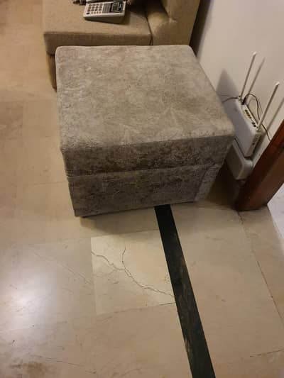 its caouch like single seat