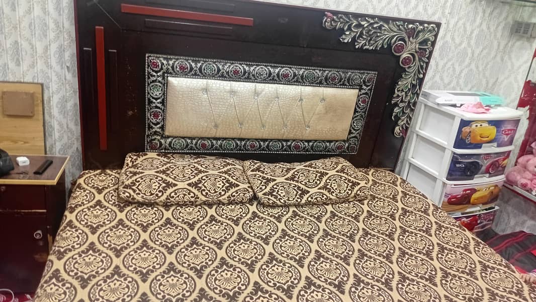 Bed Set with Side Table – Excellent Condition 0