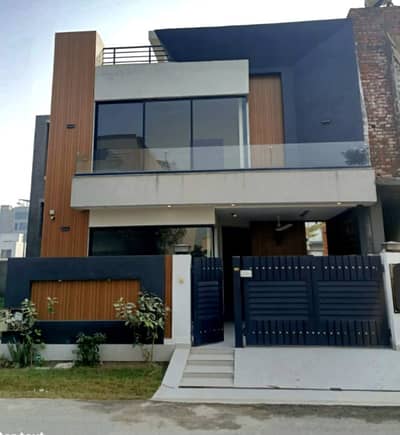 SEMI FURNISHED 05 MARLA ELEGANT AND FULLY MAINTAINED SUPER HOT LOCATED BUNGALOW IS AVAILABLE IN THE BEST BLOCK OF DHA LAHORE.