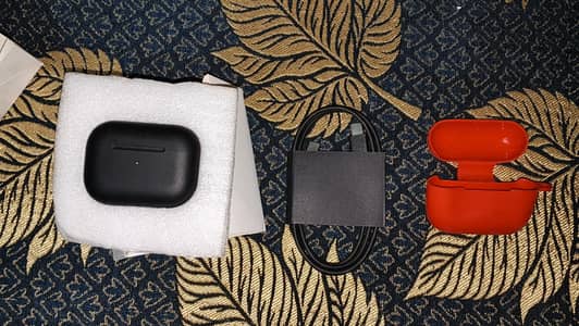 Wireless Earbuds with Free Cover & Cable – Offer Price Rs 1300