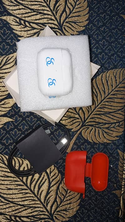 Wireless Earbuds Black & White Available – Complete Set Rs 1300