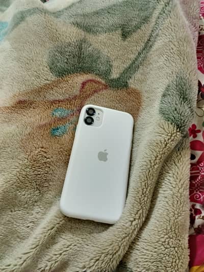 IPhone 11  - 88 health - 4 months Sim working - 64 gb