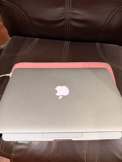 Apple mac 15 pro 10/9 condition working perfectly with charger 8 256