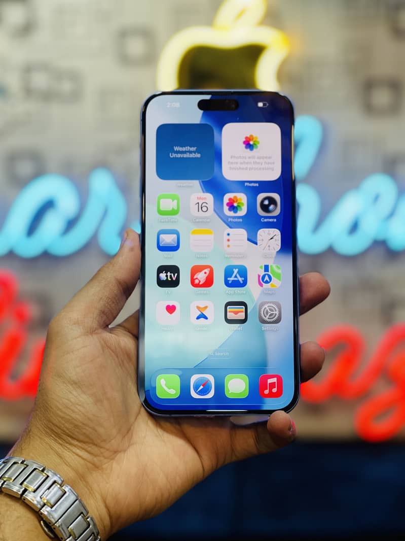 Apple iPhone 16 Plus 128GB 1