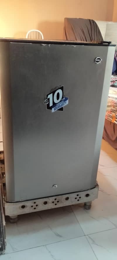 Haier mini fridge Just like new . not used