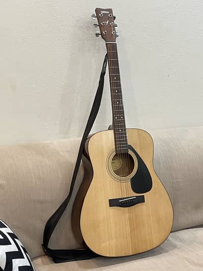 Guitar yamaha f310 original urgent sale
