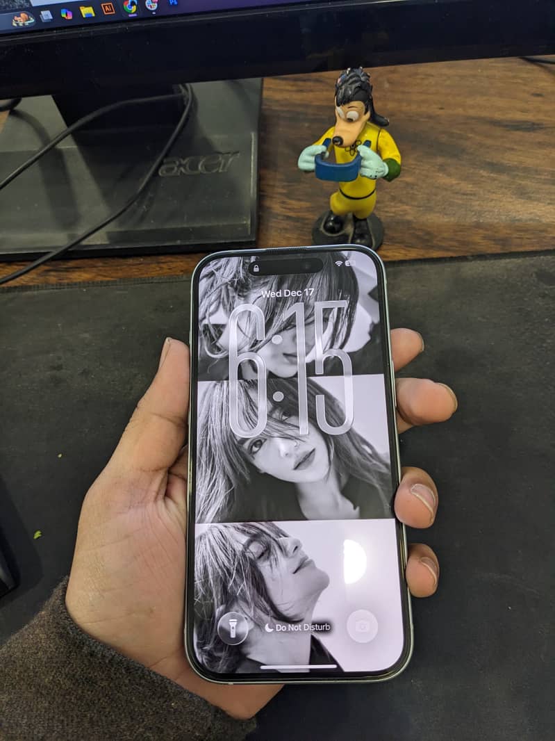 IPhone 15 mint condition 2