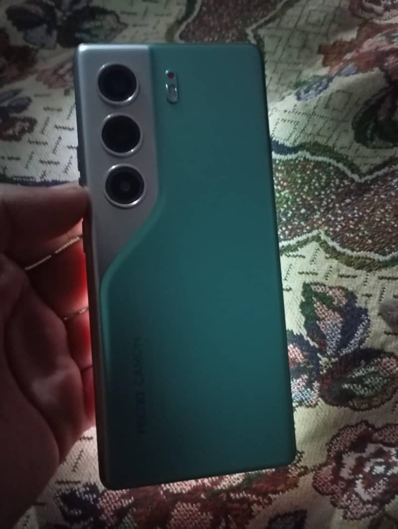 tecno camon 40 pro 0