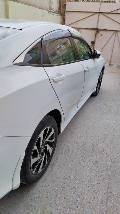 Honda civic UG Full Option Red meter 2018