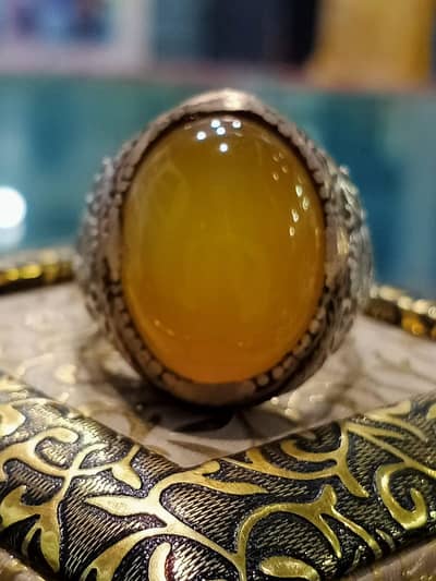 Yellow Aqeeq  Ring  /.     Sapphire Ring