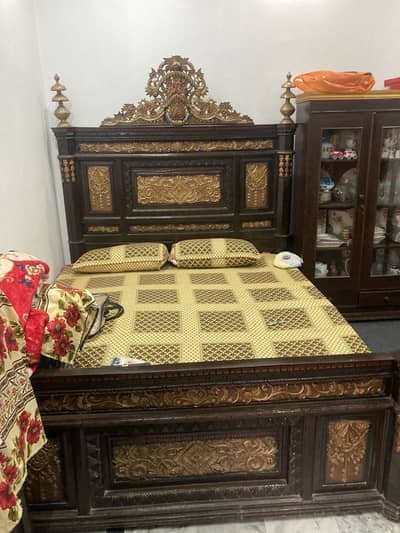 Chinotti bed and side table ,Dressing & Almirah in good condtion