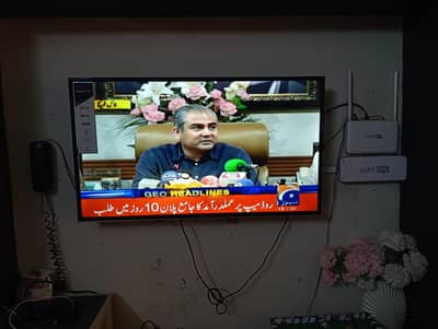 TCL smart LED TV 40inch with box and original remorte