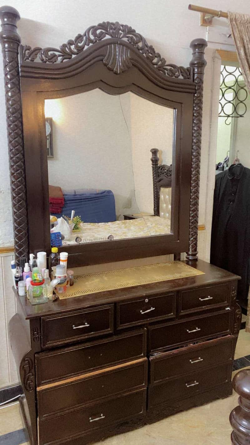 chanyoti dressing table 1