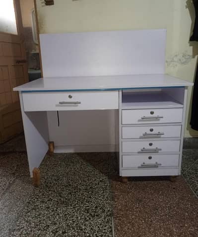 Solid 4ft x 2.25ft Table | 10/10 Condition |