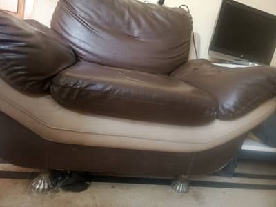 2 luxury Leather Recliner Single Sofas urgent