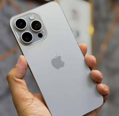 15 pro max 256GB natural titanium battery 94