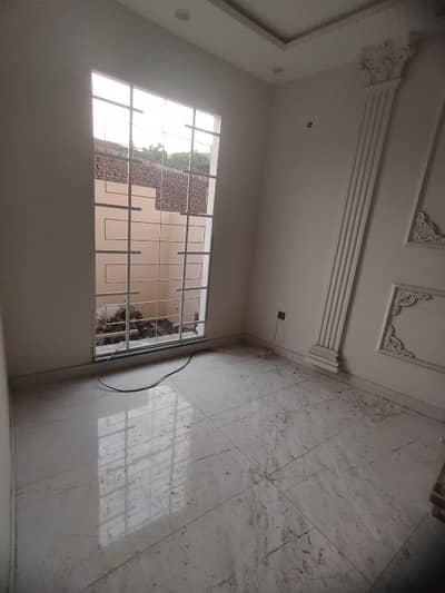 10 Marla Beautiful Single Story House Available For Rent With All Facilities