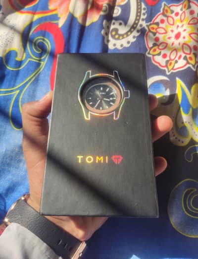 Tomi Watch Available Chain starp black & gold