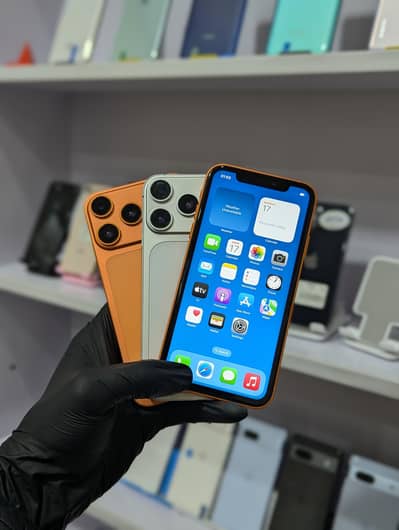 Iphone Xr 64Gb Convert to iphone 17 pro ( 85 Plus  Health) 10/10