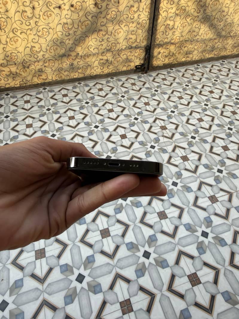 Apple iPhone 14 Pro – Factory unlocked  | Excellent Condition 2