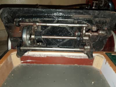 Sewing machine without motor