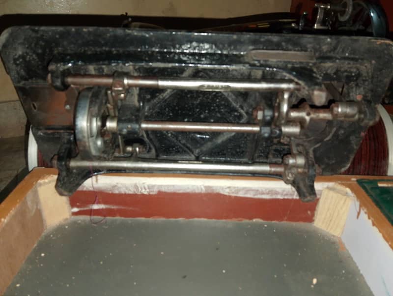 Sewing machine without motor 0