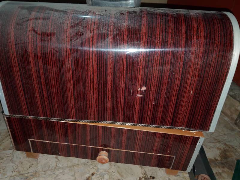 Sewing machine without motor 3