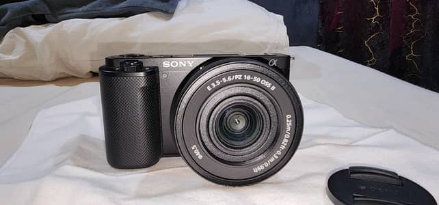 Sony ZV-E10 Original Box, Accessories & SD Card Great Deal