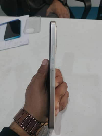 Realme 15T Golden Edition