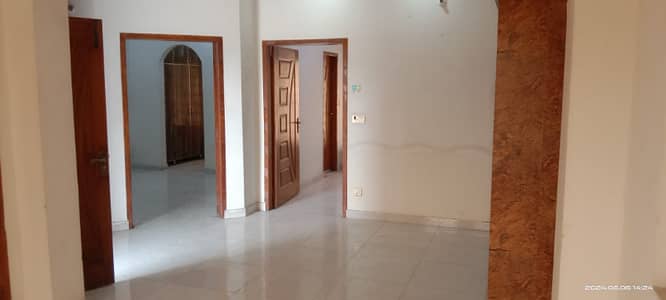 5 MARLA UPPER PORTION AVAILABLE FOR RENT