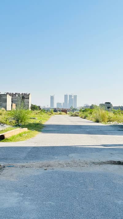 8 MARLA PLOT FOR SALE ON REASONABLE PRICE