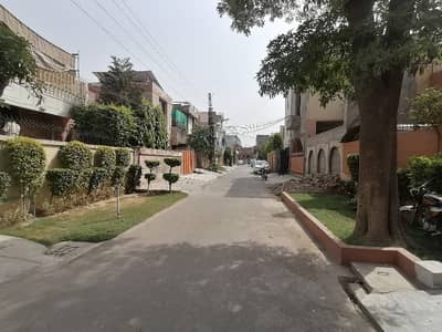 2380 Square Feet Spacious Residential Plot Is Available In Allama Iqbal Town For sale