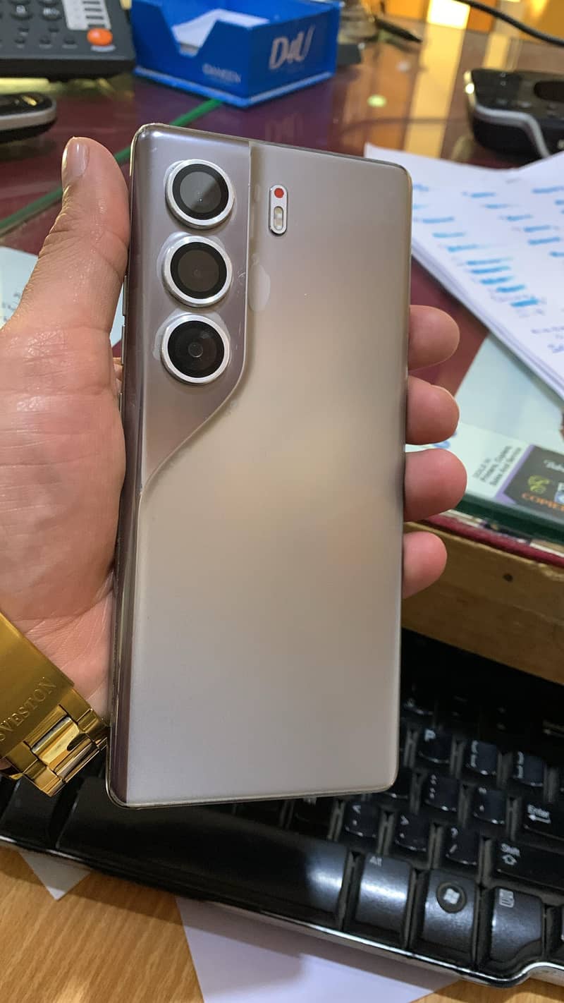 Tecno camon 40 pro 5