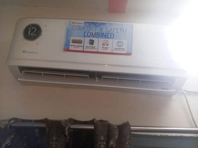 Dawlance DC inverter