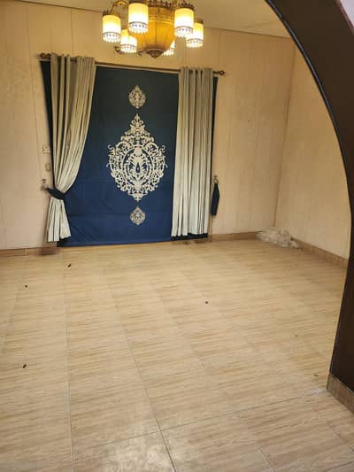 1.5 Kanal Upper Portion For Rent With Separate Gate