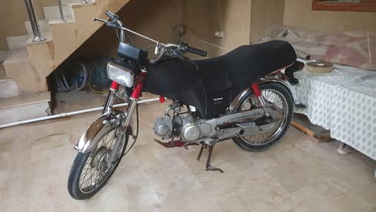 Honda CD-70 Model 2012 Red Tank