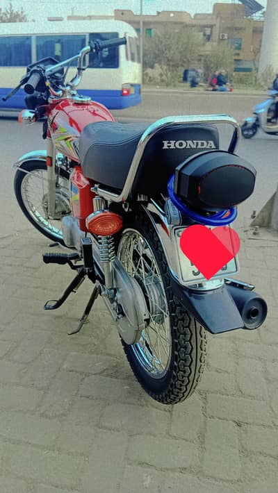 125 in original condition urgent sale for need