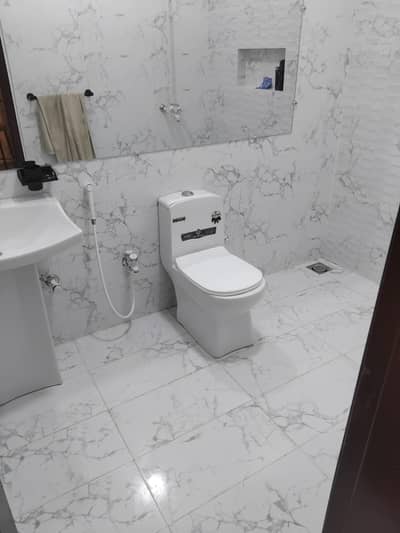 4 bed dd flat for rent