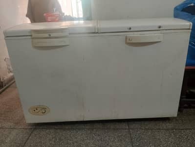 Waves deep freezer All ok totally Geniune compressor or gas Geniune