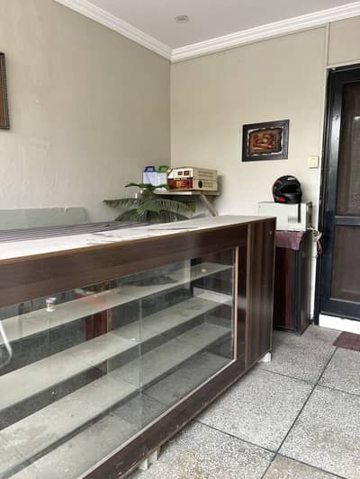 Counter in good condition