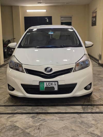 Toyota vitz - top condition