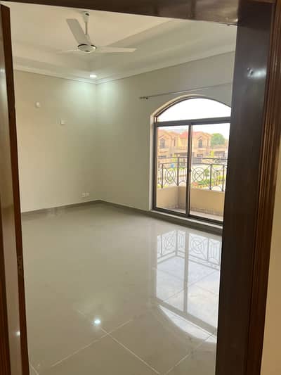 DHA PHASE 6 UPPER PORTION 1-KANAL CHEAPEST OPTION AVAILABLE FOR RENT ( ONLY FOR SMALL FAMILIES)