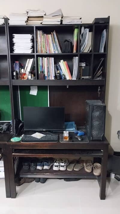 Good condition furniture, study table 15 k