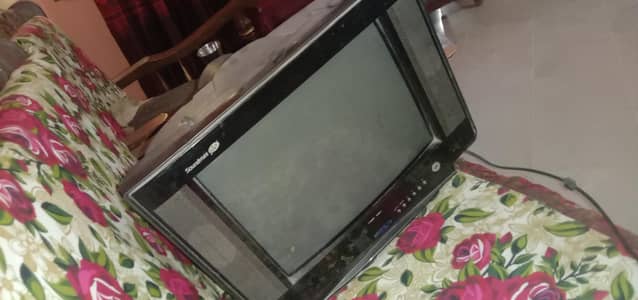 China tv for sale. with llush condition. . .    16 inches