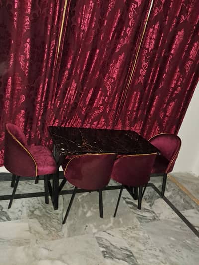 “2 Week Used Dining Chairs – Excellent Condition”