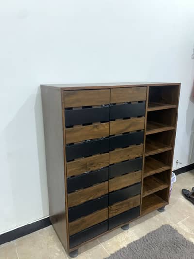 Brand new ha 1 week hi used ha koi scrach bhi nahi ha